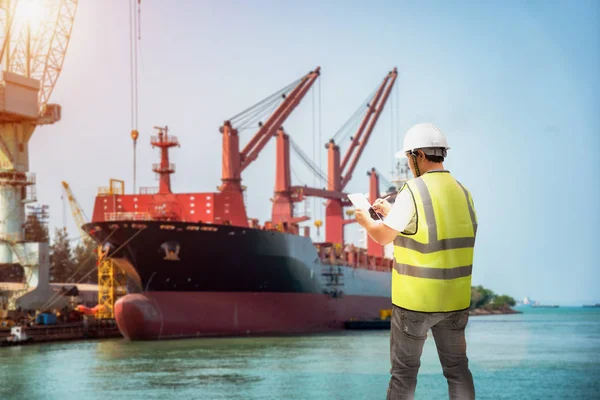 Loading Master Supervisor Stevedore Foreman Working Duty Loading Operation Report — Stock Photo, Image