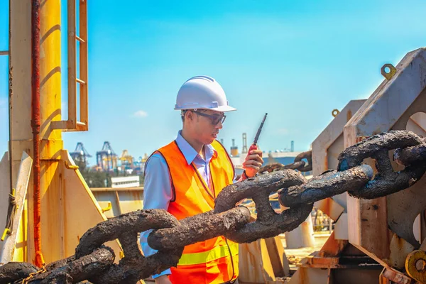 Motorista Tripulación Del Buque Servicio Preparar Buque Fondeadero Buque Puerto — Foto de Stock