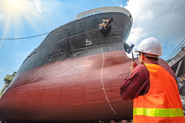 Supervisor Capataz Inspector Topógrafo Realiza Inspección Final Limpieza Reparación Reacondicionamiento — Foto de Stock