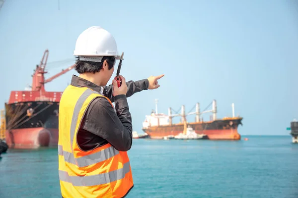 Kikötői Parancsnoki Kikötői Ellenőrzés Hajó Lehorgonyzik Kikötő Mellett Kivitel Import — Stock Fotó