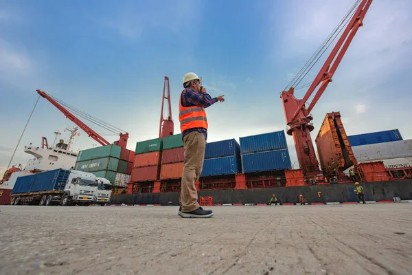 Stevedore Forman Supervisor Havenkapitein Havenkapitein Die Verantwoordelijk Voor Het Laden — Stockfoto