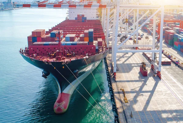 Containerfartygets Bulkfartyg Stannar Hamnterminalen För Lastning Och Lossning Och För — Stockfoto