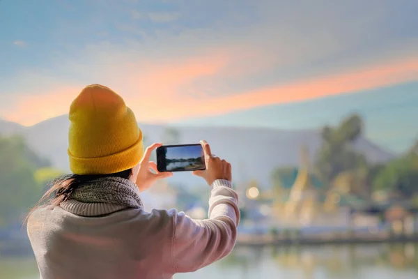 Woman Traveller Enjoy Taking Photo Terrace Light Morning Mae Hong — Stock Photo, Image