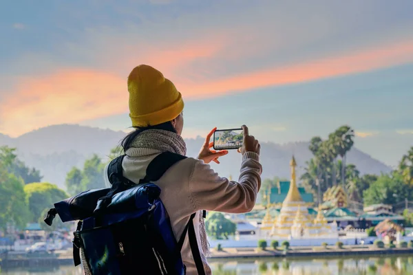 Woman Traveller Enjoy Taking Photo Terrace Light Morning Mae Hong — Stock Photo, Image