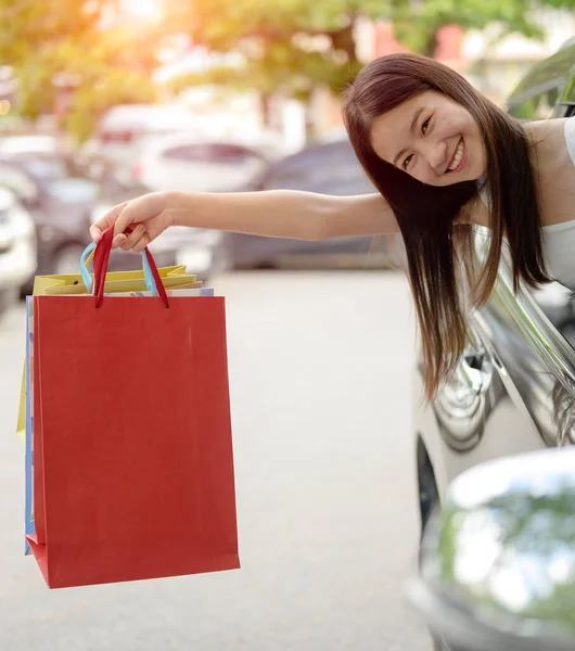 Happy Woman Cheerfully Lean Hang Out Car Many Shopping Bags — Stock Photo, Image