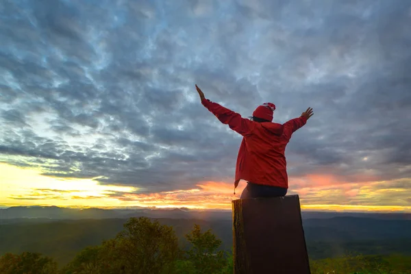 Traveller Woman Enjoy Sunrise Peak Mountain — Stock Photo, Image