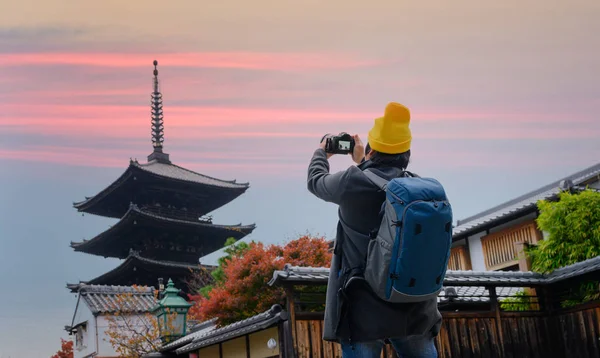 Traveller Photographer Action Takes Photo Temple Japan Village — 스톡 사진