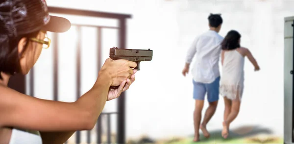 Shot Gun Hand Wife Tries Fire Shooting Her Husband Running — Stock Photo, Image