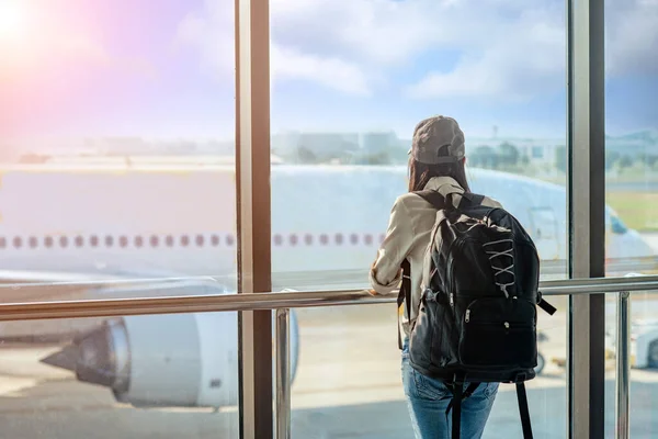 Passeggero Donna Turista Viaggiatore Ritardo Ritardo Nel Check Gate All — Foto Stock