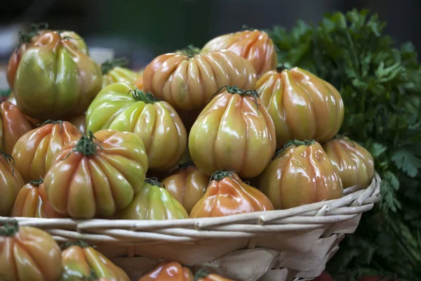 İngiltere, Londra, Southwark, Borough Market, sebze durak, domates görüntüleme — Stok fotoğraf