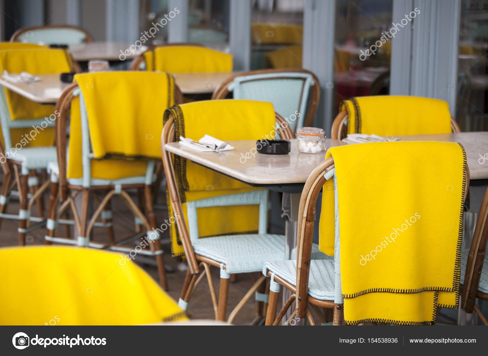 Mesa De Xadrez De Fundo Restaurante Amarelo Ilustração Stock