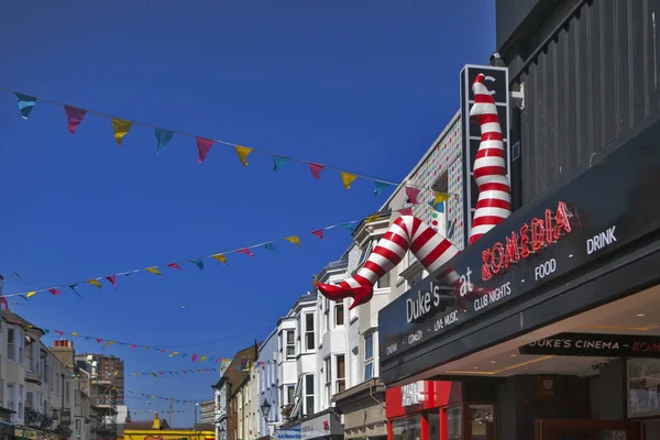 Der komedia club und die bar mit dem herzoglichen bildhauskino im north laines district brighton — Stockfoto