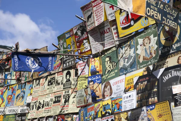 Belles cartes à vendre sur le marché de Portobello près de Notting Hill Gate Londres — Photo