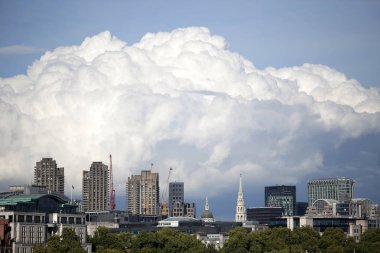 Londra yukarıda Cumulonimbus capillatus Güz