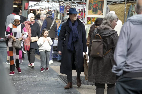 Mercato dell'antiquariato nel mercato di Spitalfields si tiene tradizionalmente il giovedì — Foto Stock