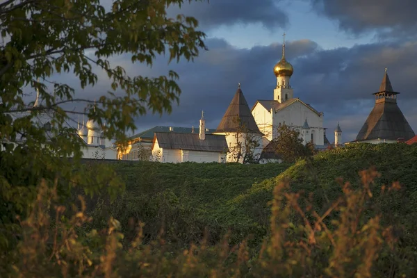 Kremlin van de oude stad van Rostov Veliky.Russia. Gouden ring van Rusland — Stockfoto