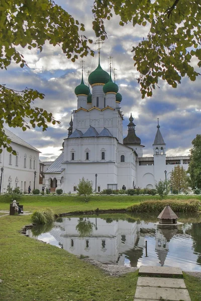 Kremlin van de oude stad van Rostov Veliky.Russia. Gouden ring van Rusland — Stockfoto