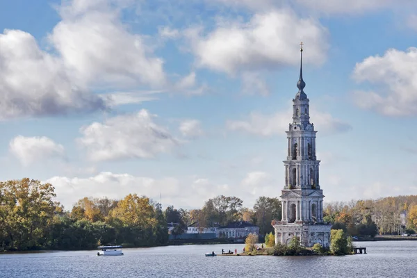 Kalyazin Glockenturm, ein Symbol des alten Russland, das nach der Revolution verschwunden ist — Stockfoto