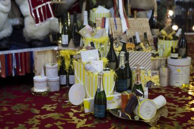 Selfridges, Oxford Street, Londra, Noel ve yılbaşı 2018 için dekore edilmiş