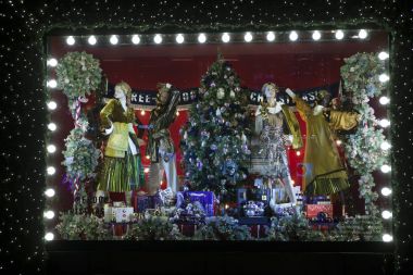 Selfridges, Oxford Street, Londra, Noel ve yılbaşı 2018 için dekore edilmiş