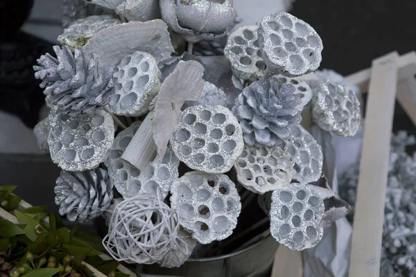 Silver dry lotus root in bouquet for sale — Stock Photo, Image
