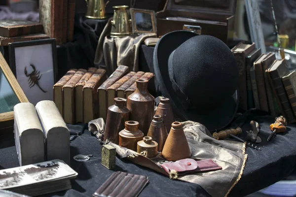 Venda de antiguidades no mercado Spitalfield — Fotografia de Stock