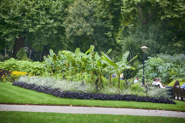 Victoria Embankment Gardens in London — Stock Photo, Image