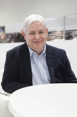Roman ve writerat Mosco Jonathan Coe Frsl olduğunu