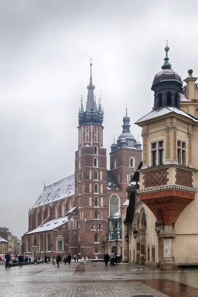 Kraków Polska Lutego 2018 Rynek Zabytkowym Budynku Sukennice Kościół Najświętszej — Zdjęcie stockowe