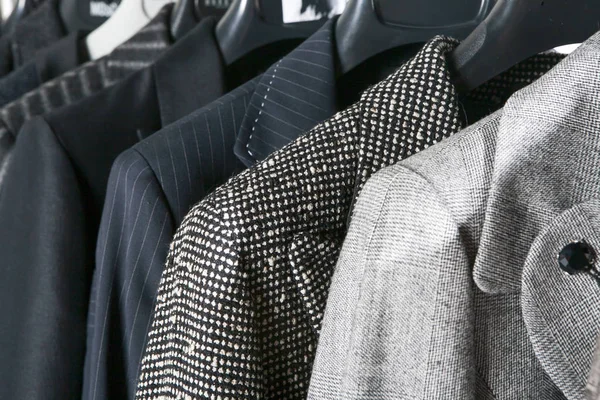 단추와 바느질 디자이너 재킷의 세부 사항 — 스톡 사진