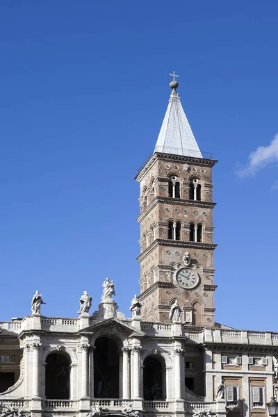 Fontana delle Naiadi and Santa Maria degli Angeli e dei Martiri Basilica in Rome, Italy — Stock Photo, Image