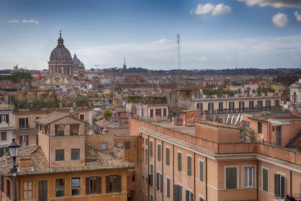 Vista panorámica de Roma y la Basílica de San Pedro, Italia —  Fotos de Stock