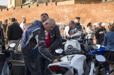 XI Katyn Mart gölge