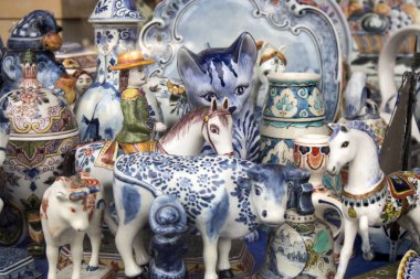 Beyaz-mavi porselen biblolar geleneksel Hollanda tarzı hayvan