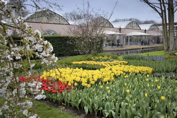 Geenhouse w botaniczny ogród Keukenhof wiosną — Zdjęcie stockowe