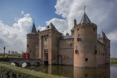 Hollanda, Hollanda, Avrupa'nın Muiden köyünde kalenin Muiderslot