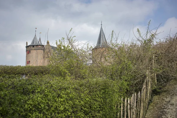 A kastély Muiderslot a faluban Muiden Európa Holland, Hollandia, Amsterdam közelében — Stock Fotó