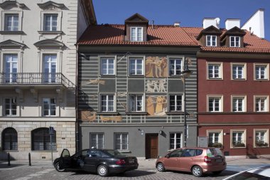 İkinci Dünya Savaşından sonra yeniden inşa ve şimdi Unesco Dünya Mirası Site Old Town formu geç Rönesans tarzı kasabalı evler