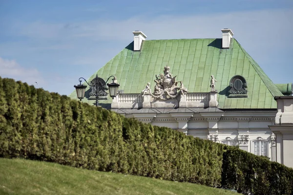 Copper-Roof Palace of Tin-Roofed paleis, kasteel vierkant, Old Town, het eerste paleis in Warschau met een tin dak, plaats een pannendak, tak van Koninklijk Kasteel Museum — Stockfoto