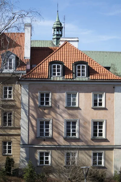 Casas burguesas de estilo renacentista tardío que fueron reconstruidas después de la Segunda Guerra Mundial y ahora forman el Patrimonio de la Humanidad de la UNESCO Ciudad Vieja —  Fotos de Stock