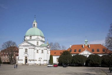 Varşova Polonya Kilisesi, St. Casimir Newtown Square tarihi kent merkezine bitişik içinde