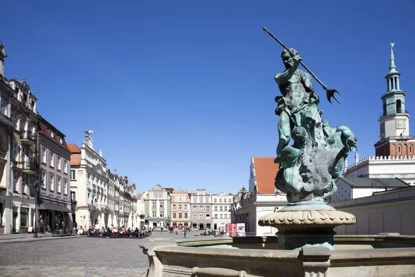 Statue of Proserpina in front the renaissance old city hall — Stock Photo, Image