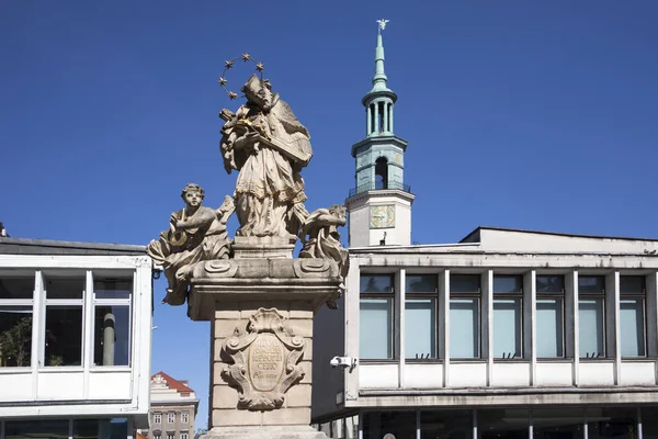 Figur Johannes av Nepomuk på gamla torget — Stockfoto