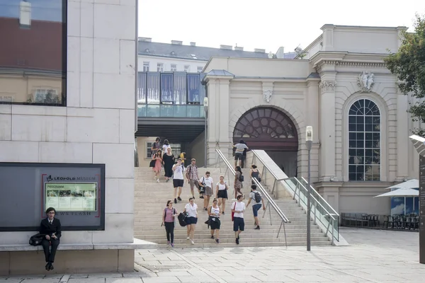 Museumsquartier w Wiedniu. Znajdują się tu duże muzea sztuki, takie jak Muzeum Leopolda i Mumok, Muzeum Sztuki Współczesnej Ludwig Foundation Vienna — Zdjęcie stockowe