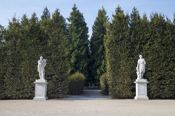 Palacio Schonbrunn, alemán: Schloss Schonbrun, residencia barroca de verano de los monarcas Habsburgo en Hietzing, Viena Austria —  Fotos de Stock