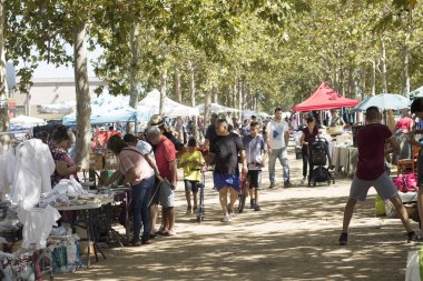 Mercat Barcelona Limanı. Bit pazarı Fira Brocanters - Port Antiç