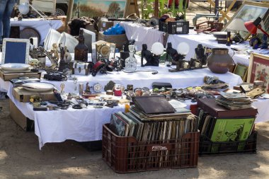 Mercat Barcelona Limanı. Bit pazarı Fira Brocanters - Port Antiç
