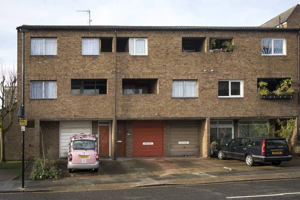 Neighborhood of East London. Desert streets in winter. — Stock Photo, Image