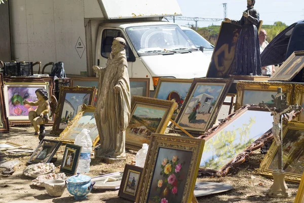 Порт Меркат Барселона. Flea market Fira Brocanters -Port Antic — стокове фото