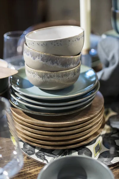 White Ceramic Plates Shelf Store Designer Ceramic Plates Pattern Table — 스톡 사진